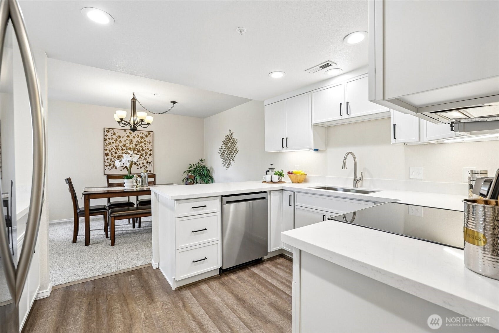 Light and Bright with easy access to dining room.