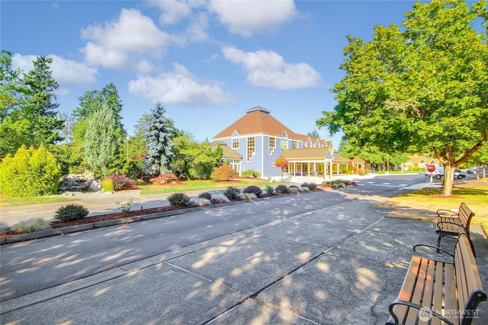 Wide streets, sidewalks, gorgeous landscaping throughout the community