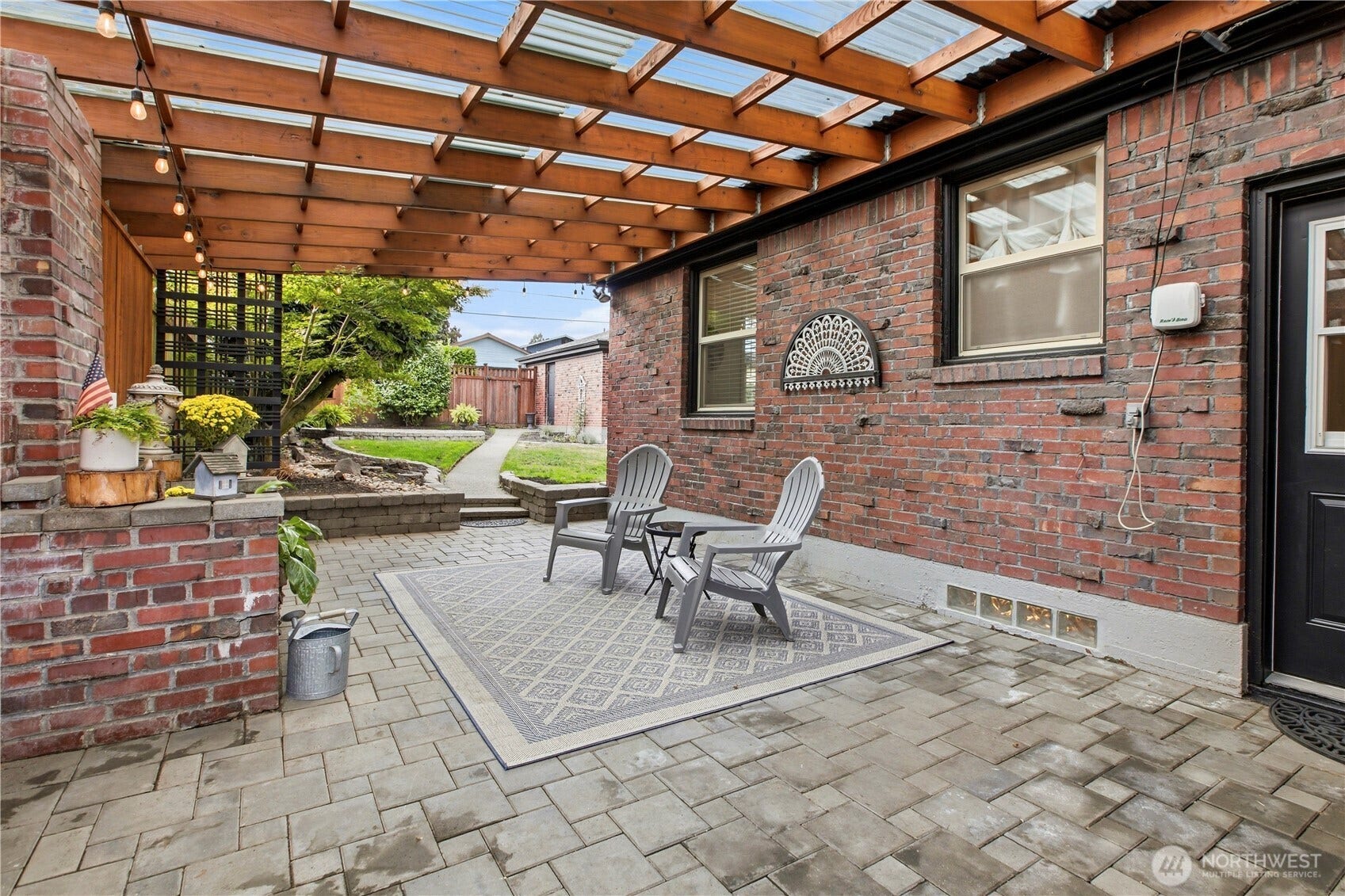 1910 N Union Avenue, Tacoma, WA 98406 Another view of this charming patio... get lost for hours relaxiing out here on a daily basis!