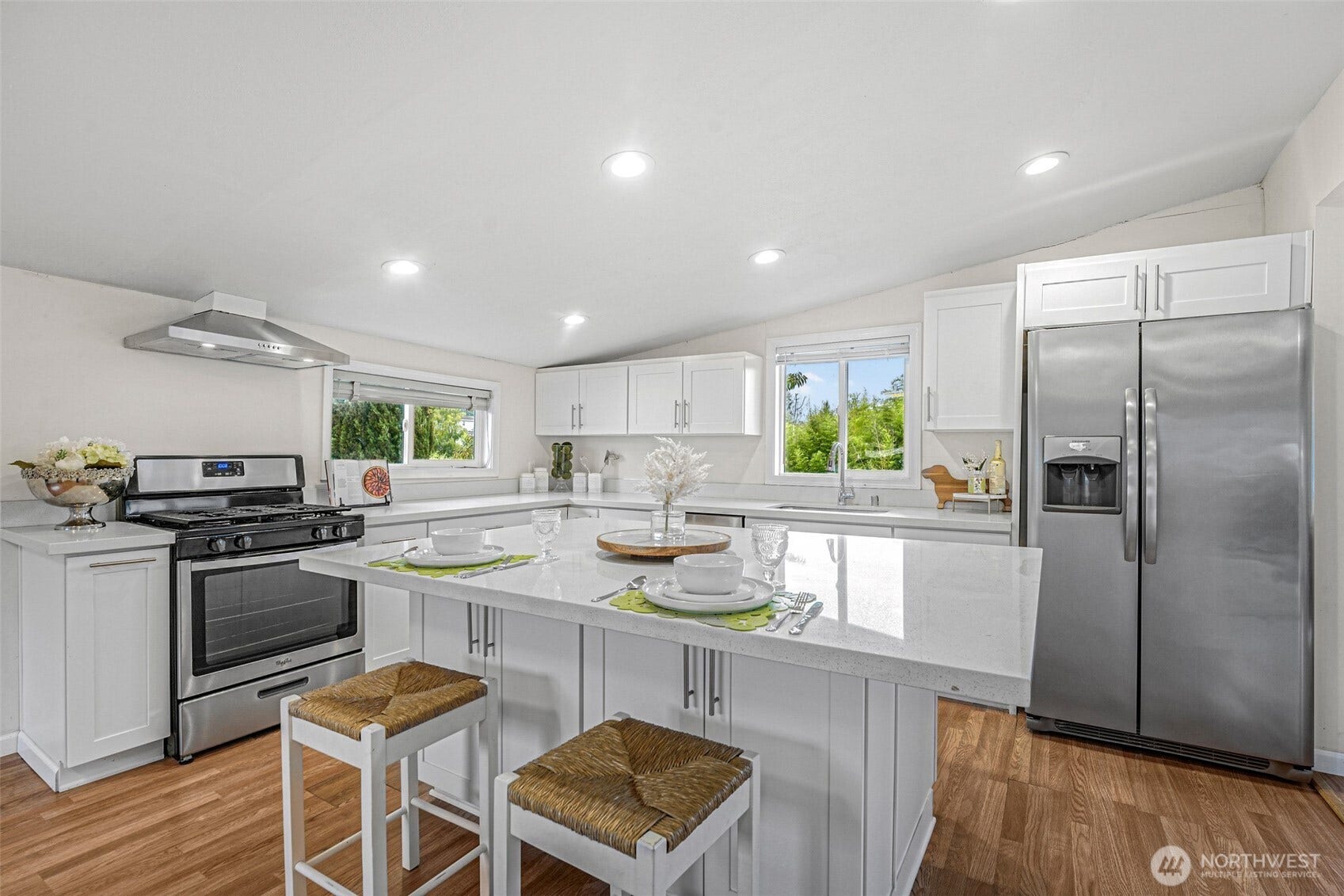 15425 SE 11th Street, Bellevue, WA 98007 15425 SE 11th Street, Bellevue, WA 98007
