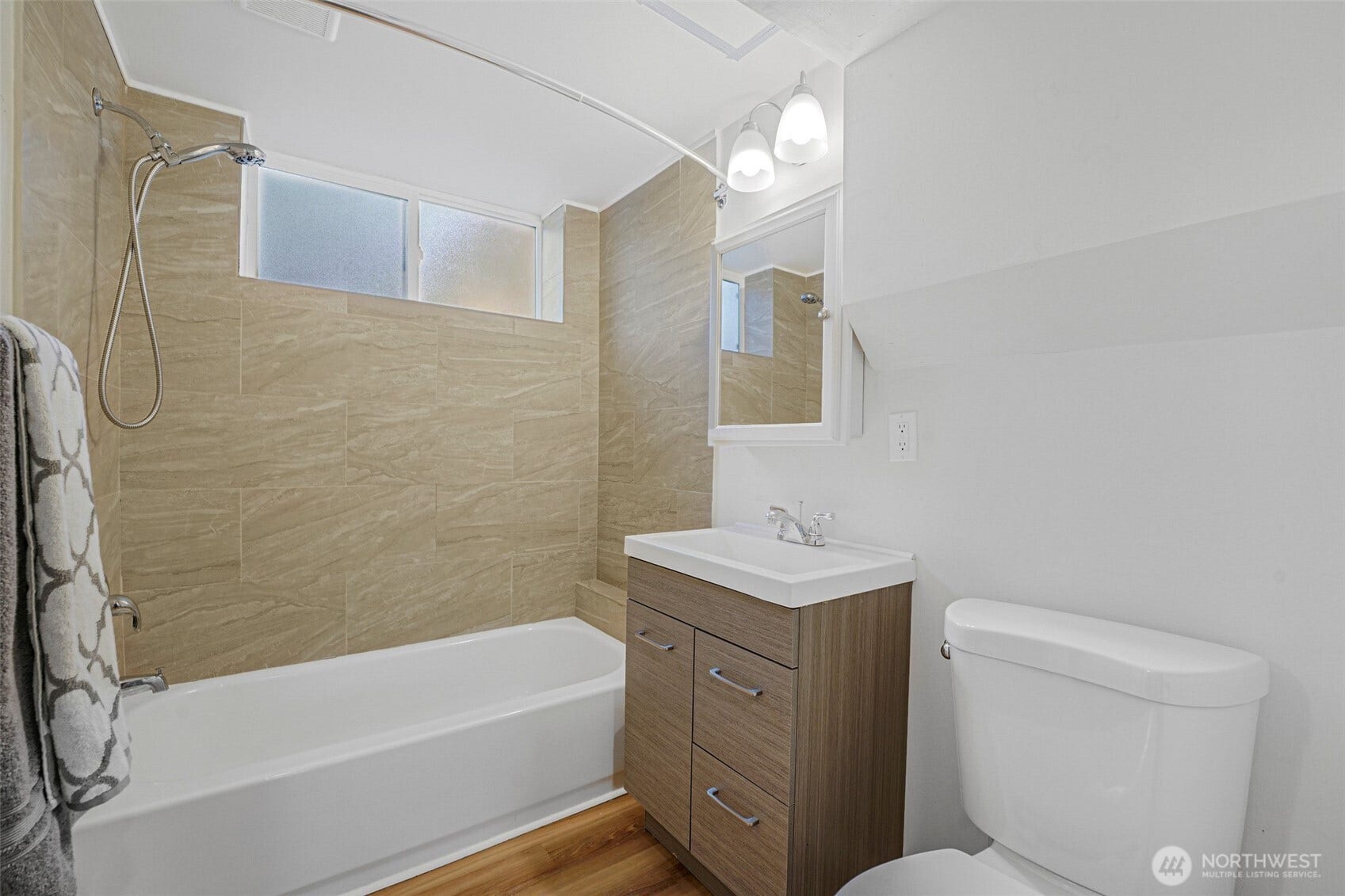 15425 SE 11th Street, Bellevue, WA 98007 Downstairs full bathroom