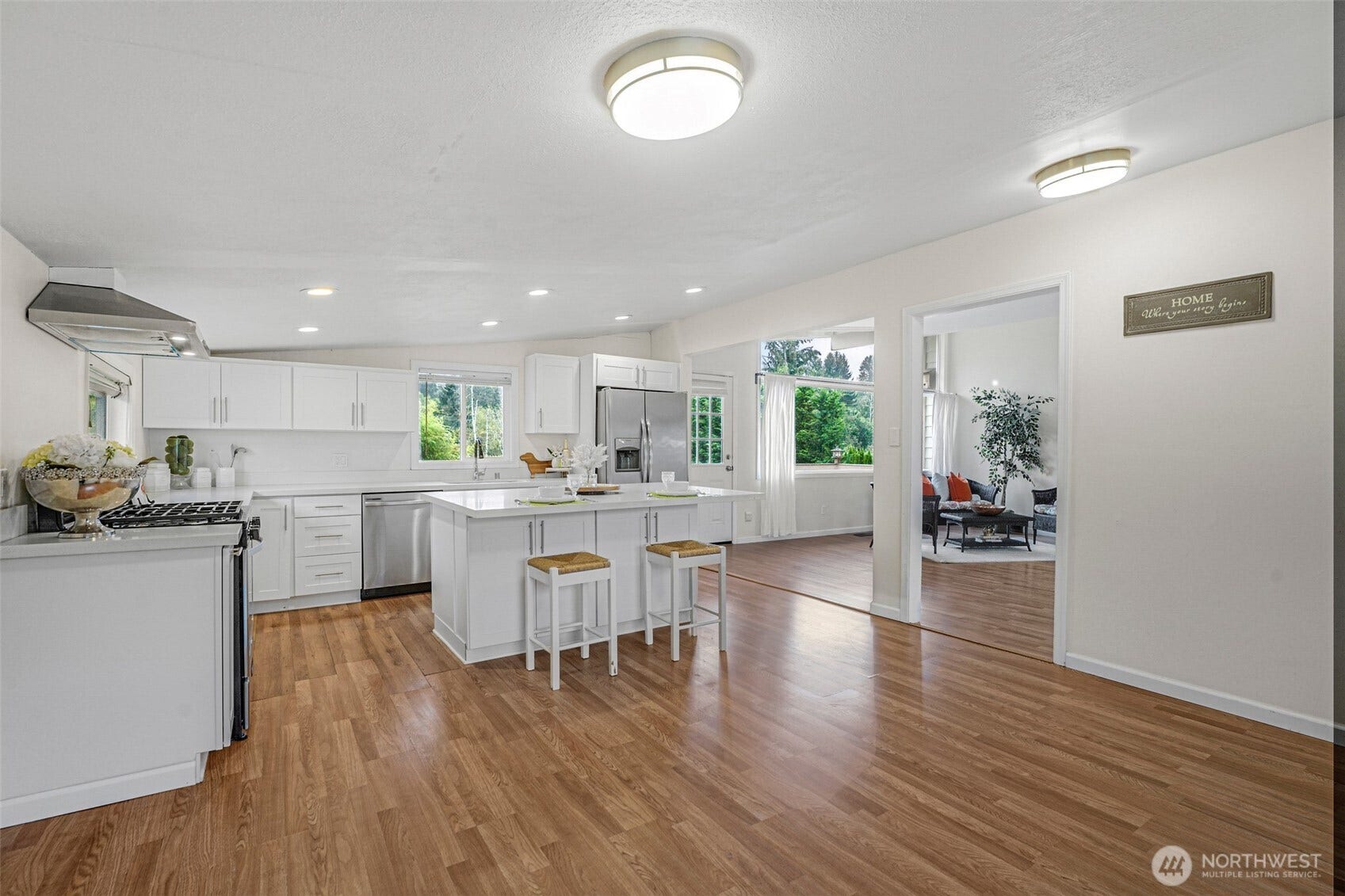 15425 SE 11th Street, Bellevue, WA 98007 15425 SE 11th Street, Bellevue, WA 98007
