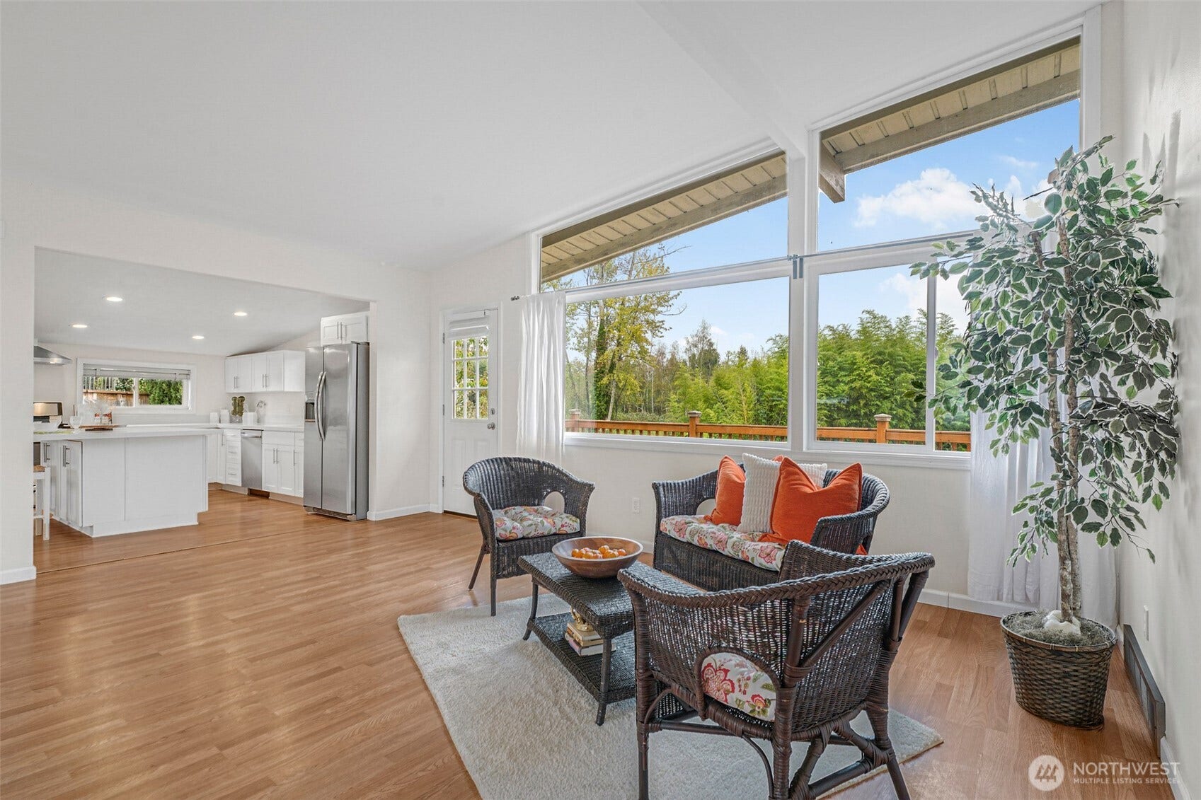 15425 SE 11th Street, Bellevue, WA 98007 Expansive south facing windows showcase the full fenced backyard