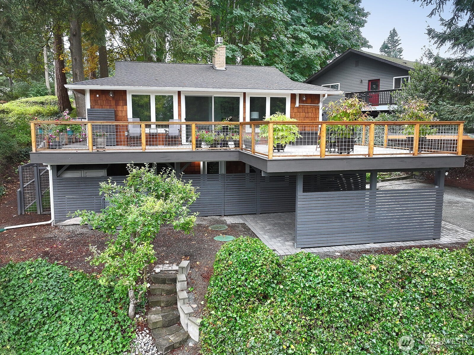 2496 Discovery Place, Langley, WA 98260 Welcome to Useless Bay community. Located on a cul-de-sac.