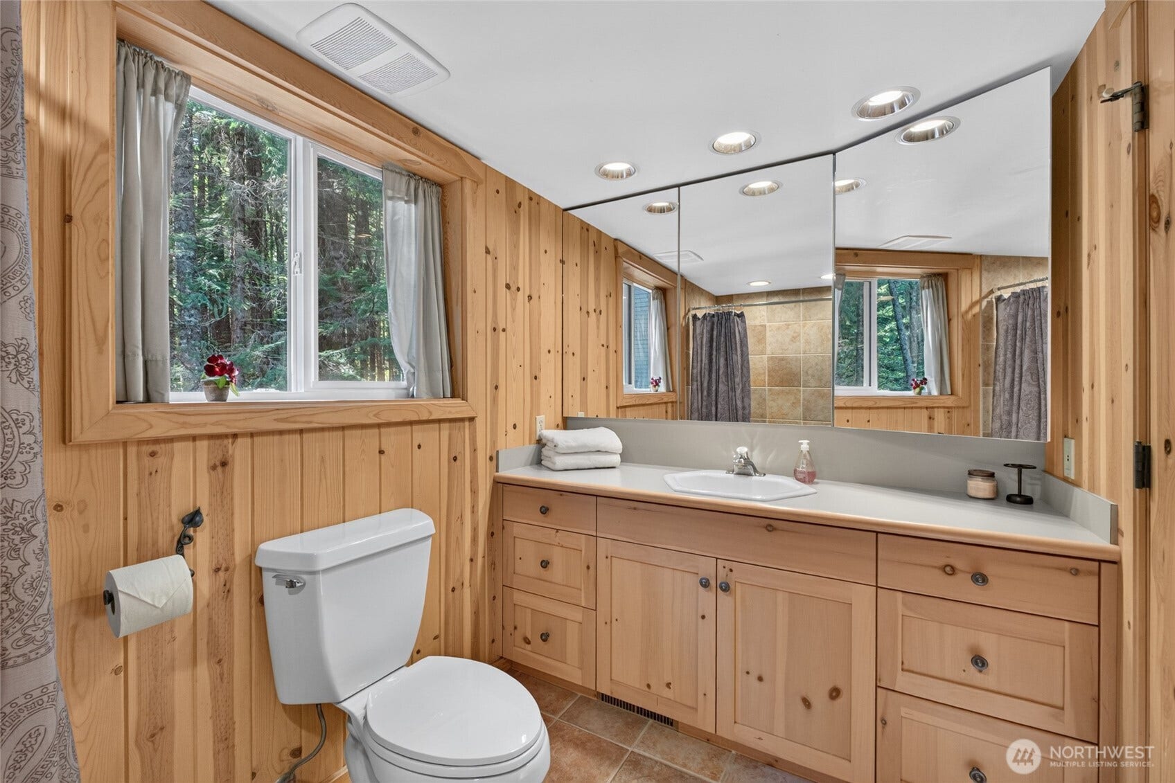 62213 Aspen Way E, Greenwater, WA 98022 62213 Aspen Way E, Greenwater, WA 98022