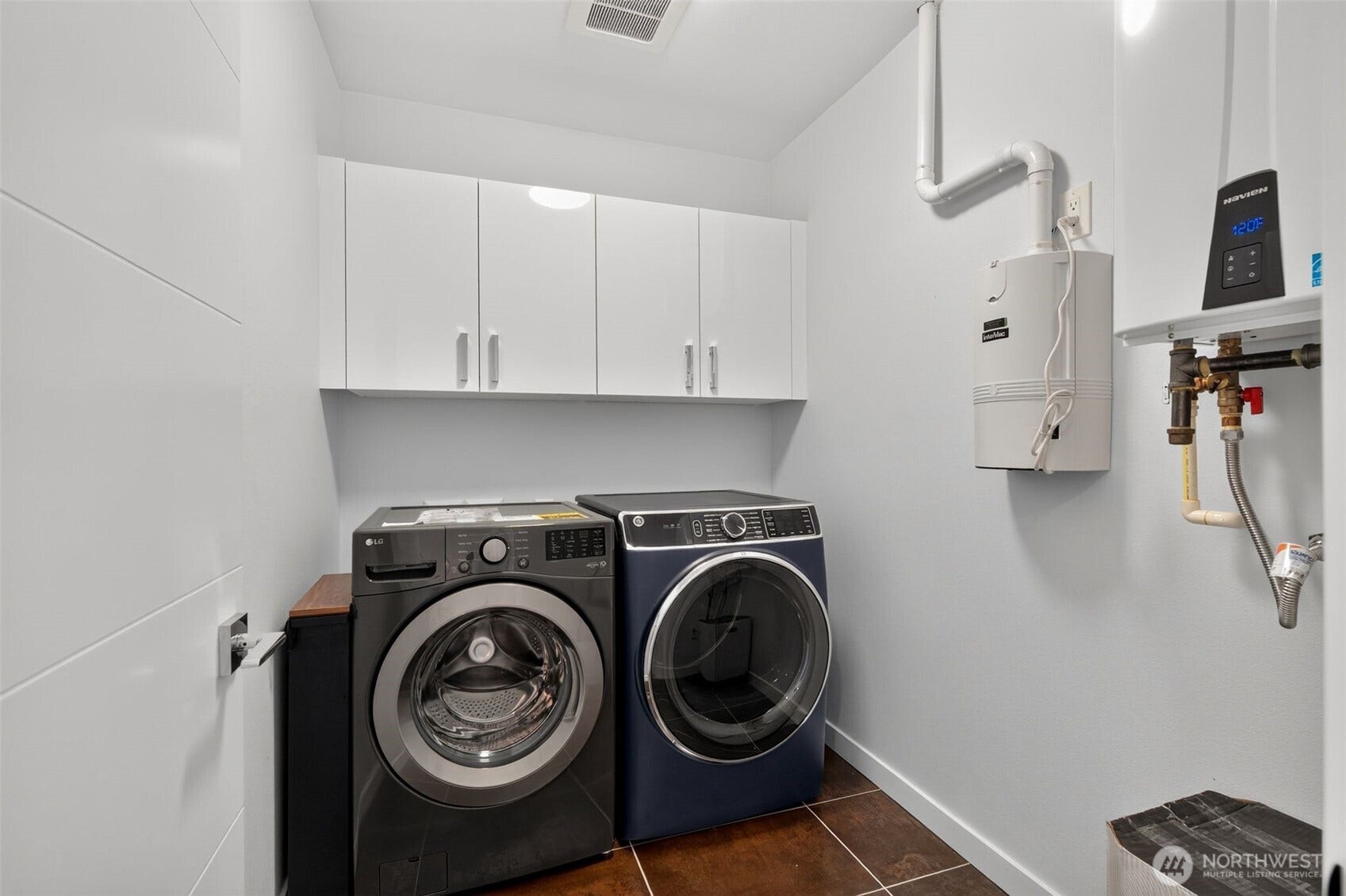 1615 S State Street, Seattle, WA 98144 Third flood utility room- home to built-in vacuum system and additional storage.