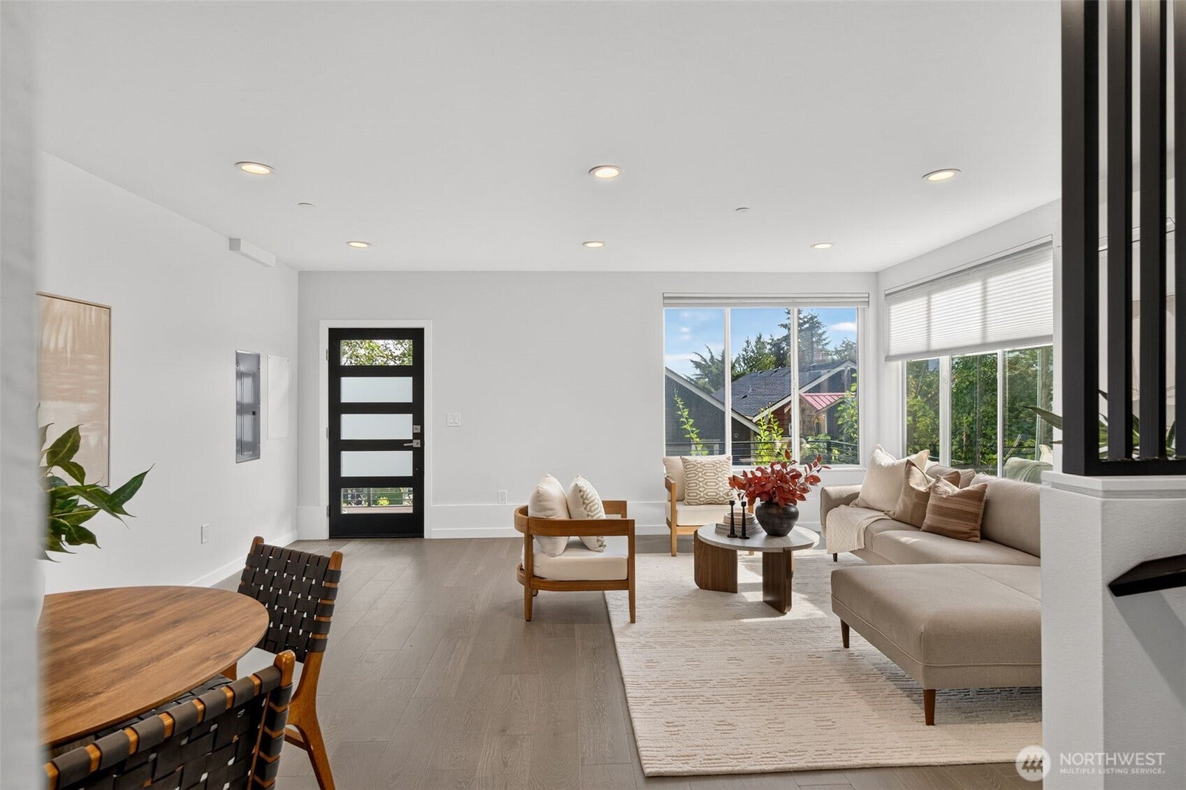 1615 S State Street, Seattle, WA 98144 What do you imagine your inner designer would suggest for this versatile area?