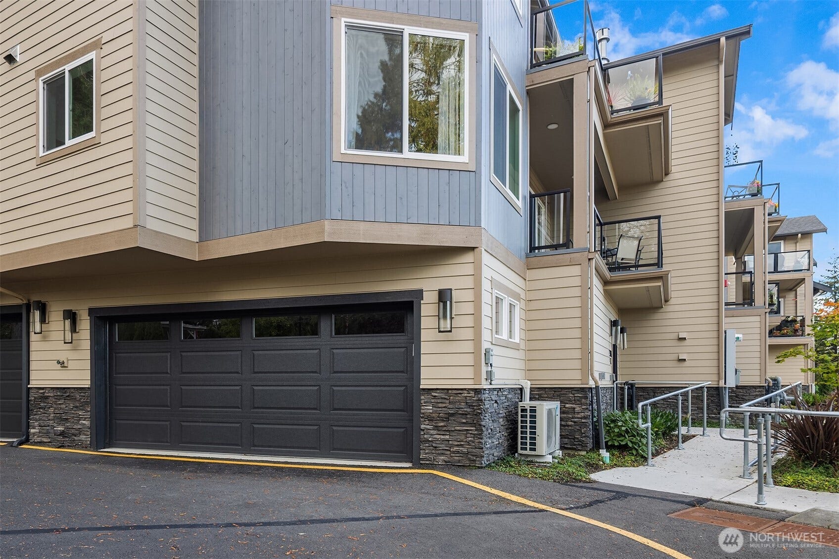 554 Paradise Lane, #C202, Edmonds, WA 98020