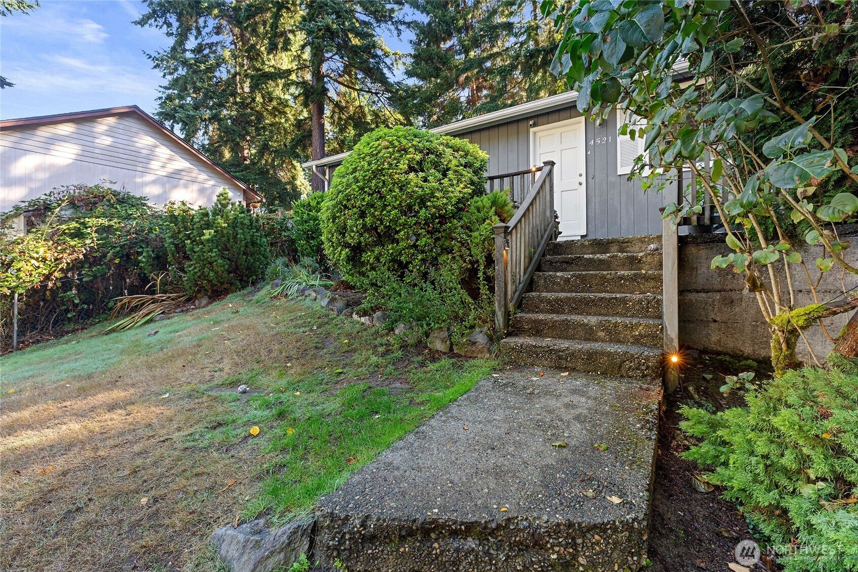 4521 Grand Avenue, Everett, WA 98203 4521 Grand Avenue, Everett, WA 98203