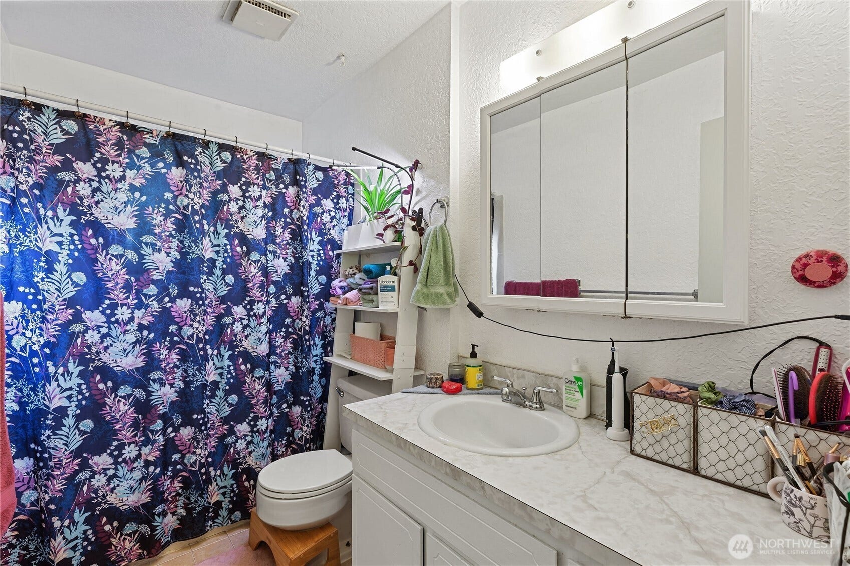 4521 Grand Avenue, Everett, WA 98203 4521 Grand Avenue, Everett, WA 98203