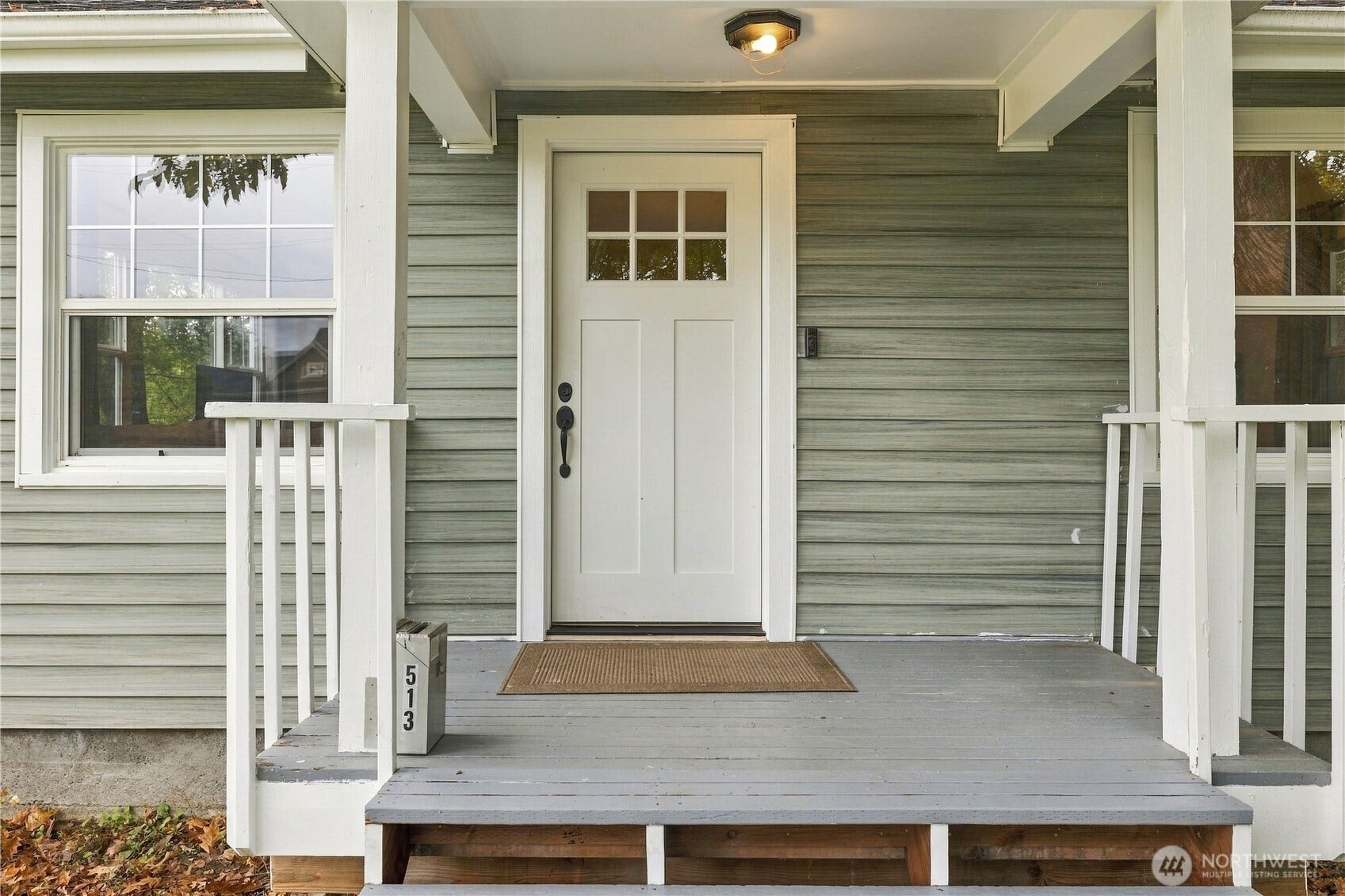 513 Warner Street, Sedro Woolley, WA 98284 Front porch