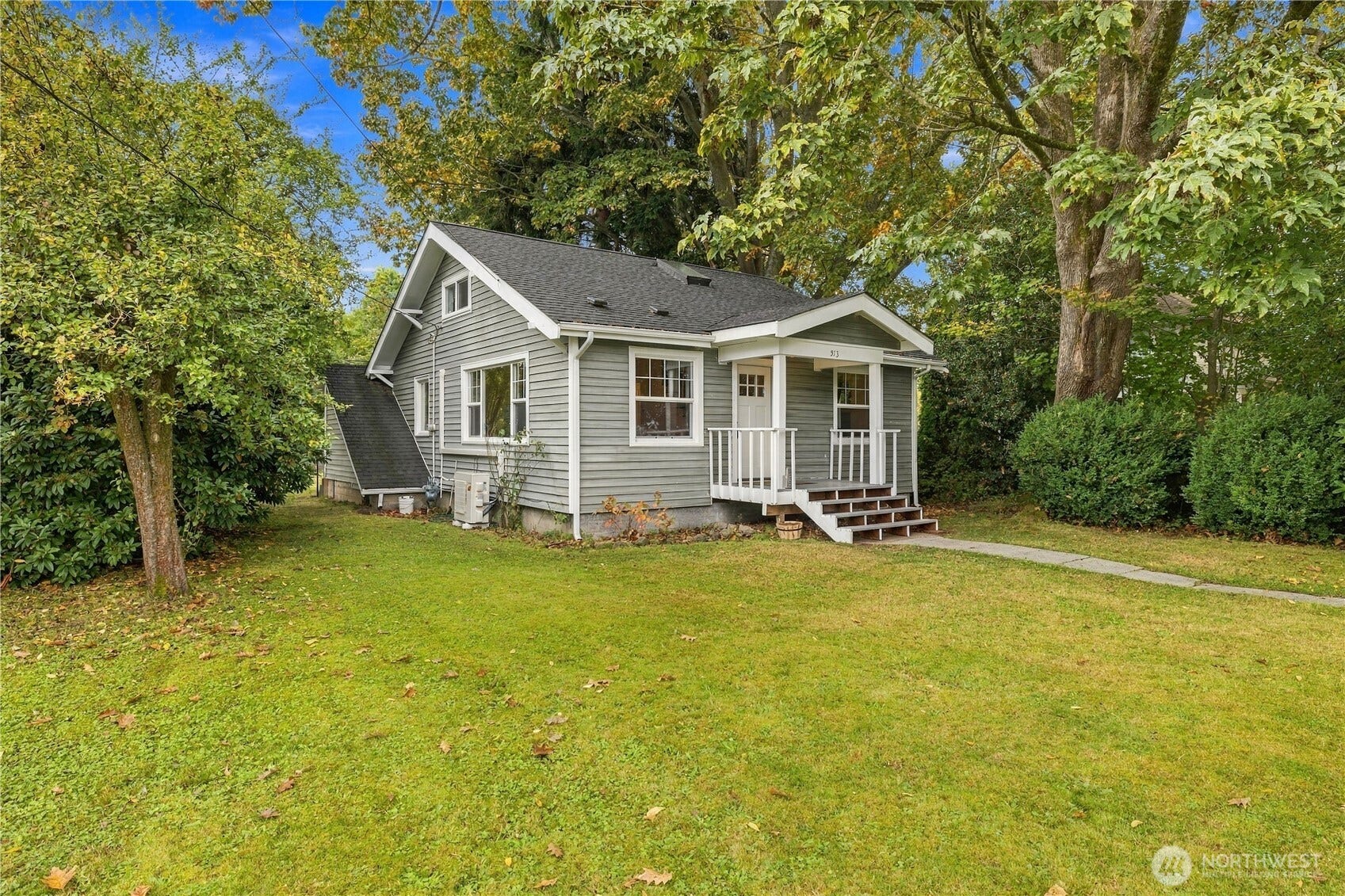 513 Warner Street, Sedro Woolley, WA 98284 Front corner of charming vintage bungalow