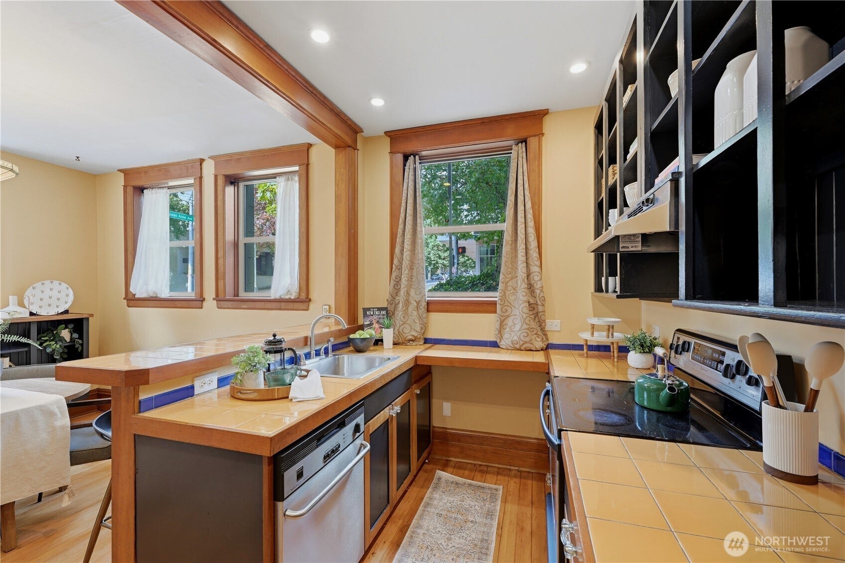7 Harrison Street, #2, Seattle, WA 98109 Another look at the open kitchen which looks to the dining area.
