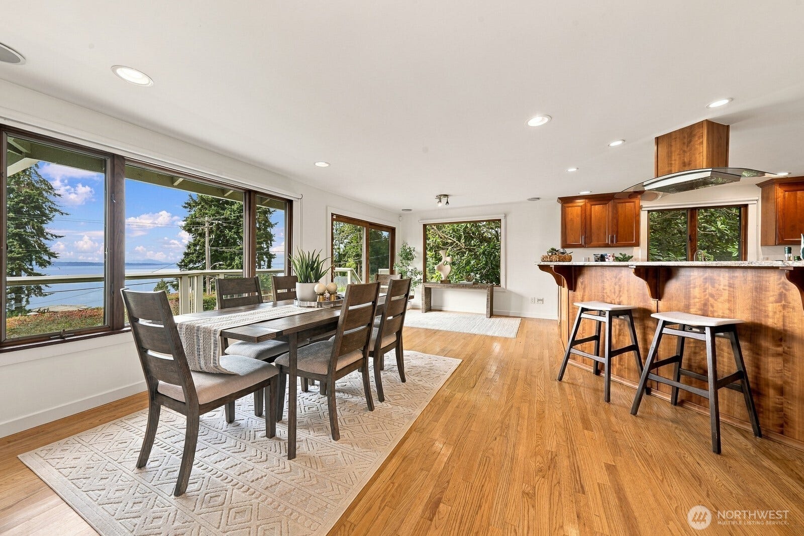 7114 164th Street SW, Edmonds, WA 98026 7114 164th Street SW, Edmonds, WA 98026