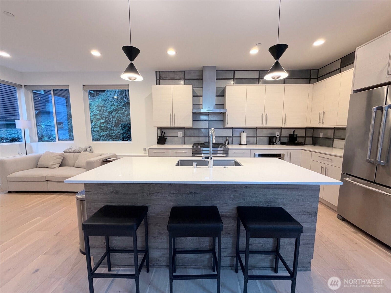 2617 3rd Avenue W, Seattle, WA 98119 Kitchen island with eating area, great for the gourmet cook