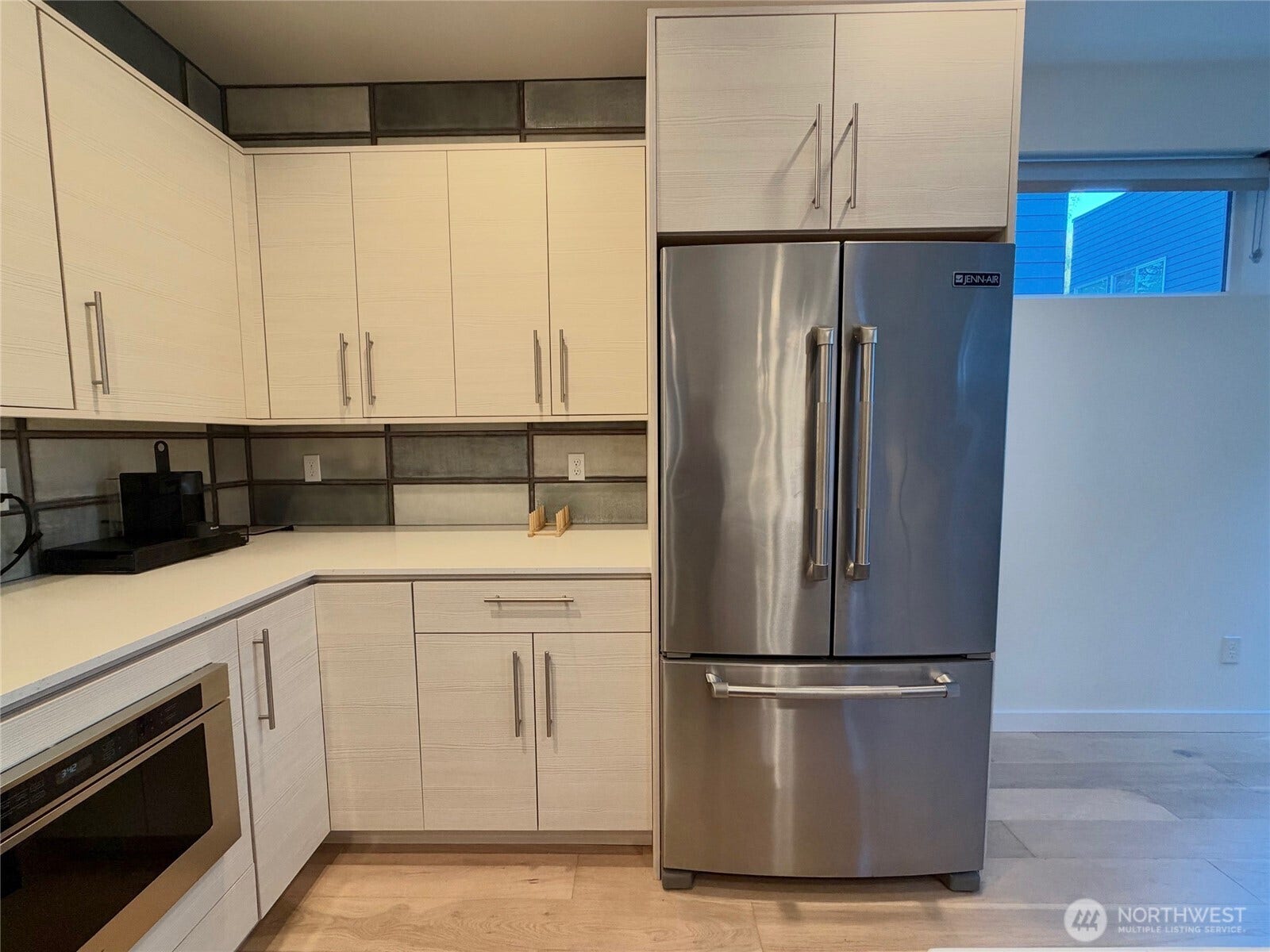 2617 3rd Avenue W, Seattle, WA 98119 Stainless steel refrigerator