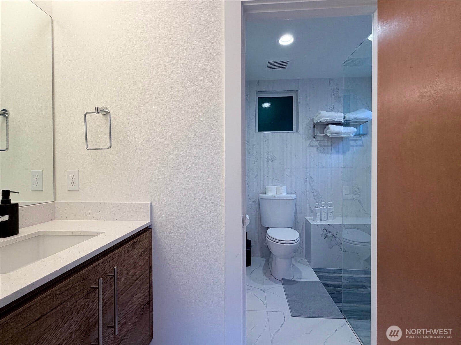 2617 3rd Avenue W, Seattle, WA 98119 Upstairs bathroom