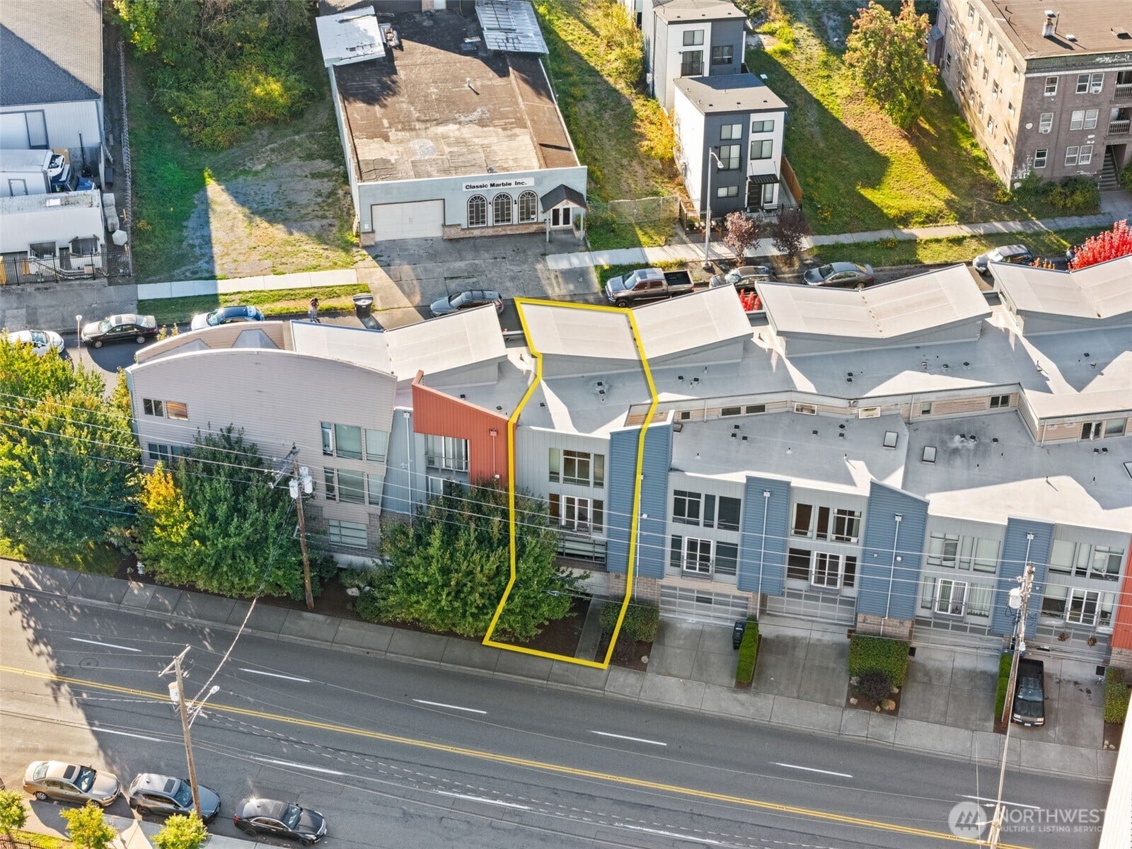 2520 Jefferson Avenue, #C, Tacoma, WA 98402 East side of condo. Windows on both East and West sides. (Border lines are approximate.)