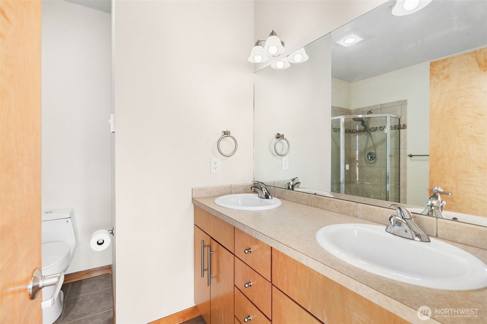 2520 Jefferson Avenue, #C, Tacoma, WA 98402 5-piece en-suite