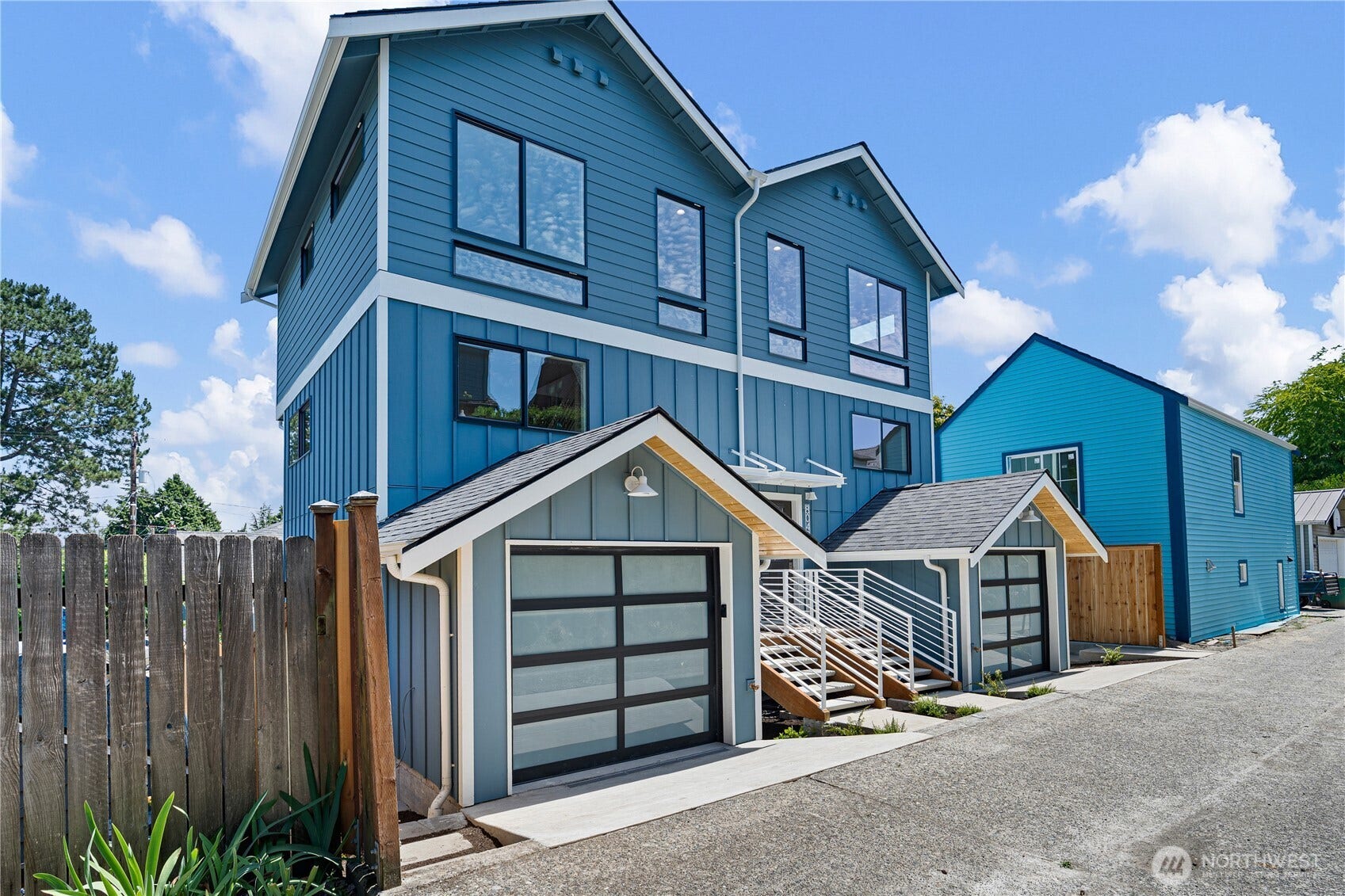 8043 19th Avenue NE, Seattle, WA 98115 Welcome to 8043 19th Ave NE!