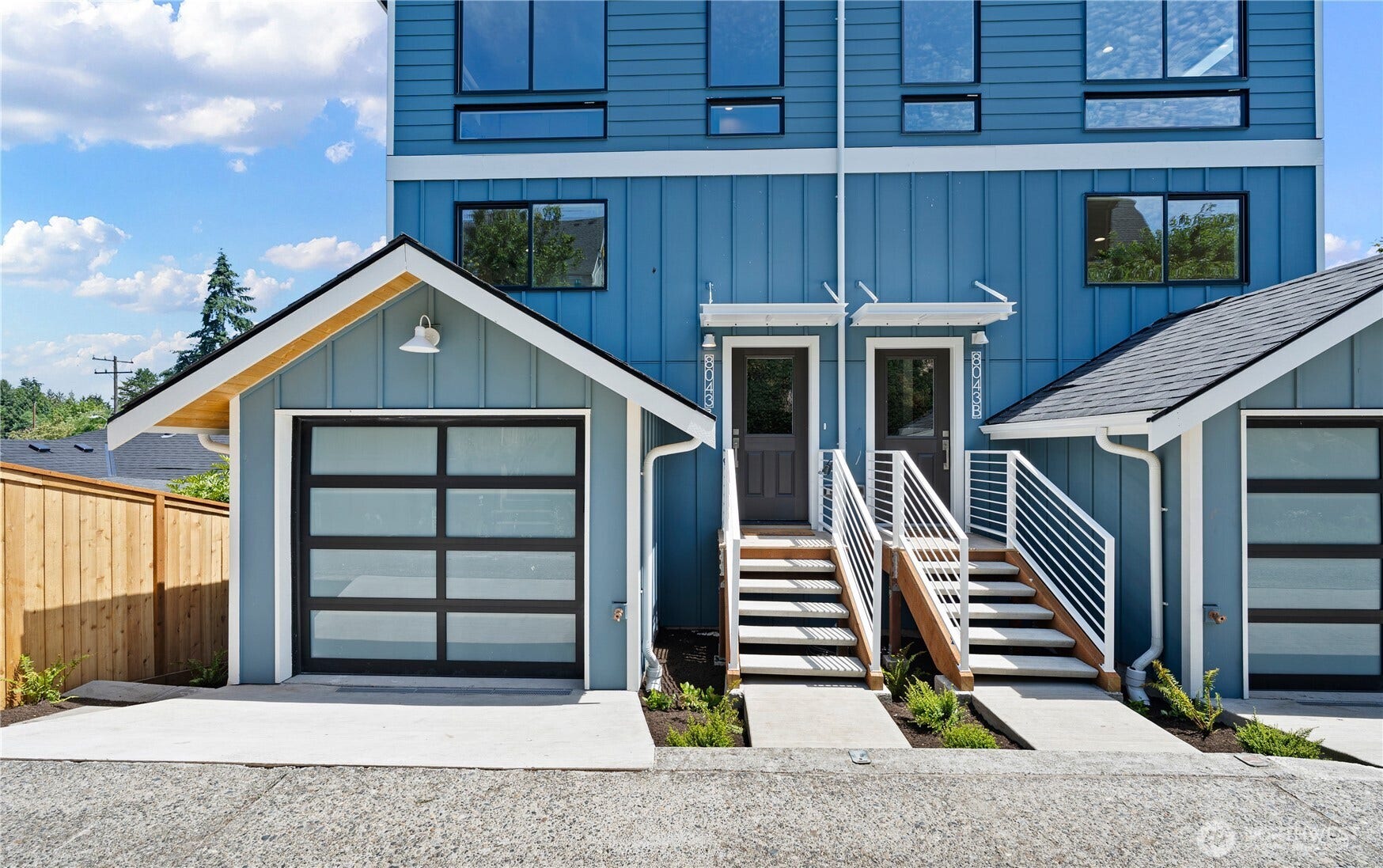 8043 19th Avenue NE, Seattle, WA 98115 Don't miss this opportunity!