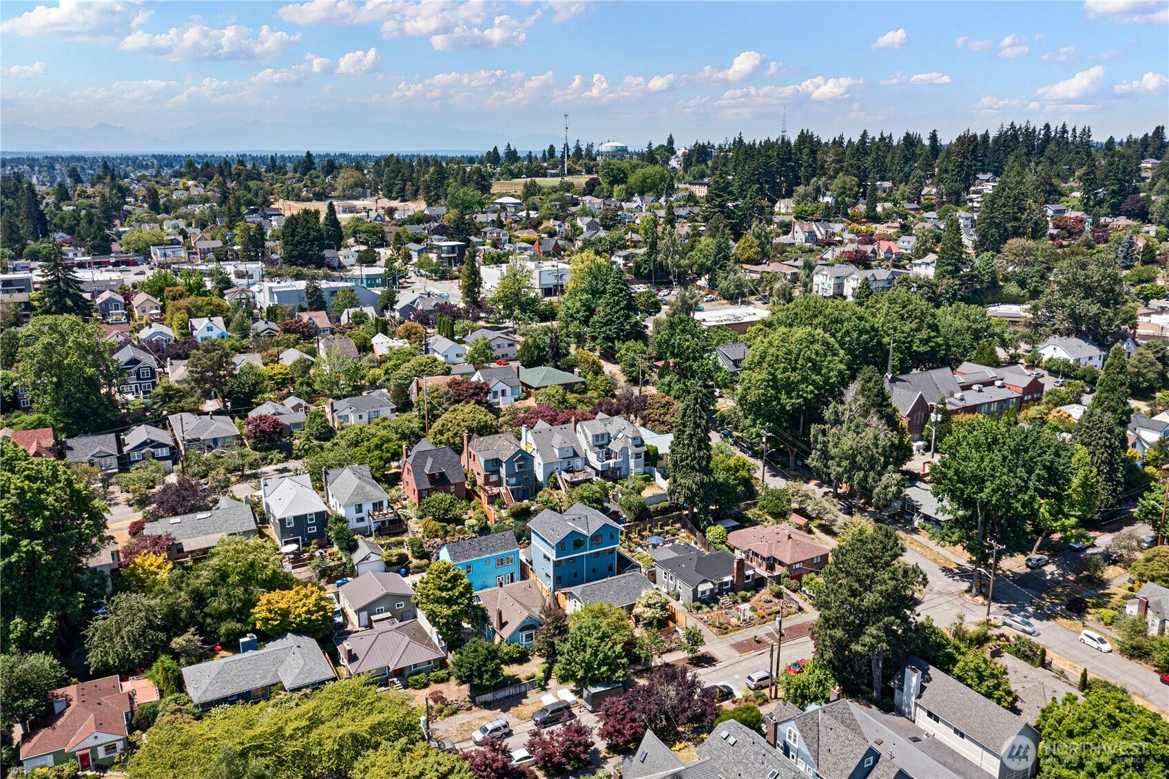8043 19th Avenue NE, Seattle, WA 98115 Great location - close to Greenlake, Maple Leaf, Ravenna.