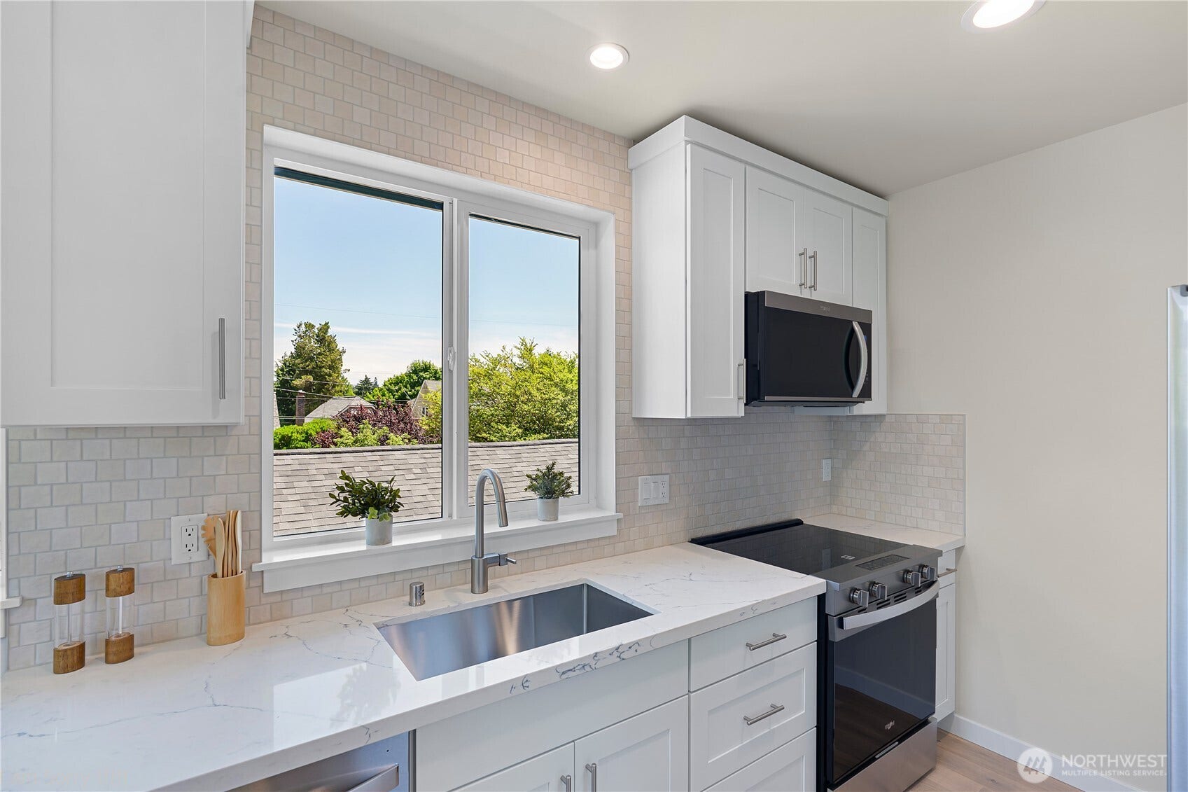 8043 19th Avenue NE, Seattle, WA 98115 Brand new stainless steel appliances, with warranties!