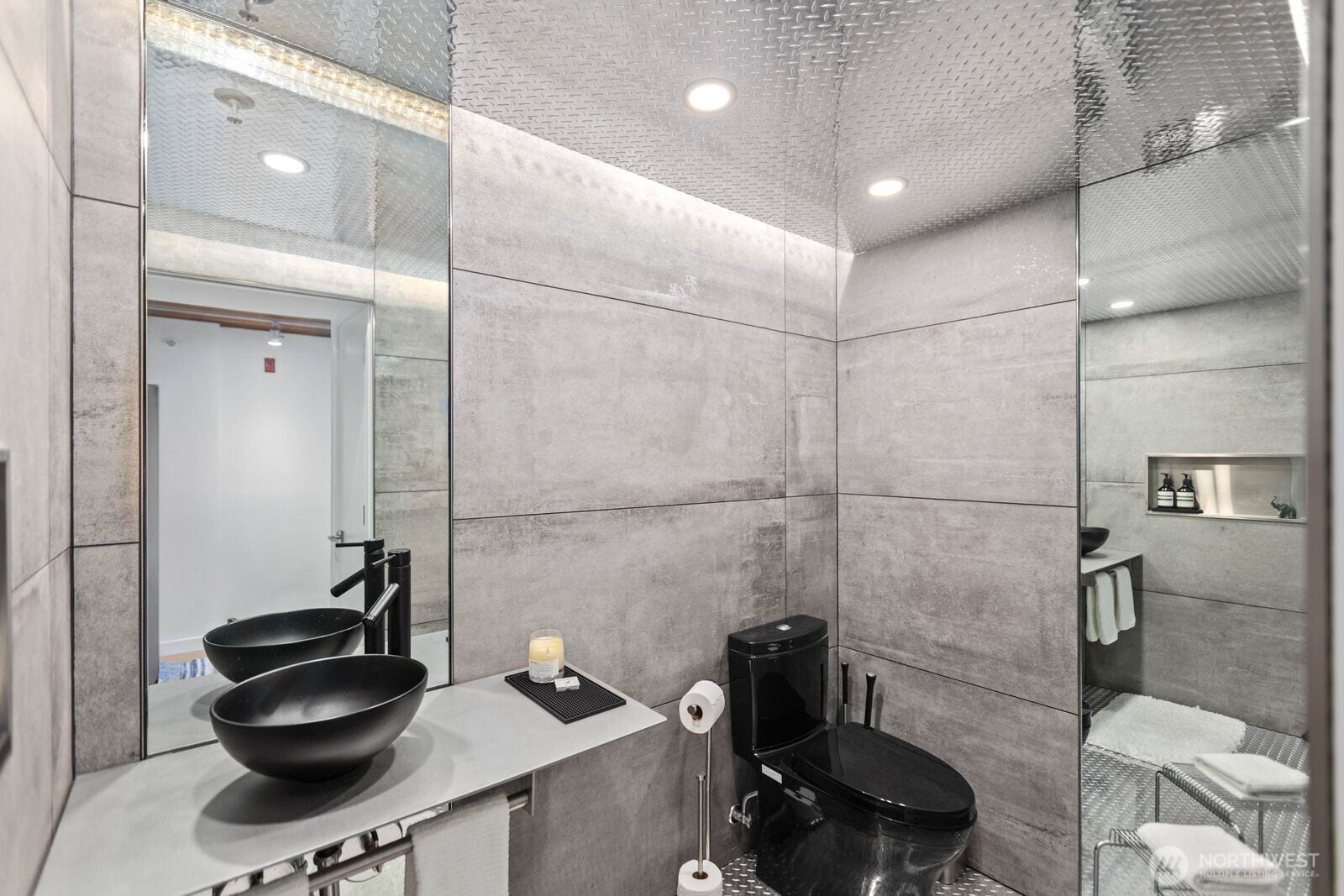 66 Bell Street, #303, Seattle, WA 98121 66 Bell Street, #303, Seattle, WA 98121