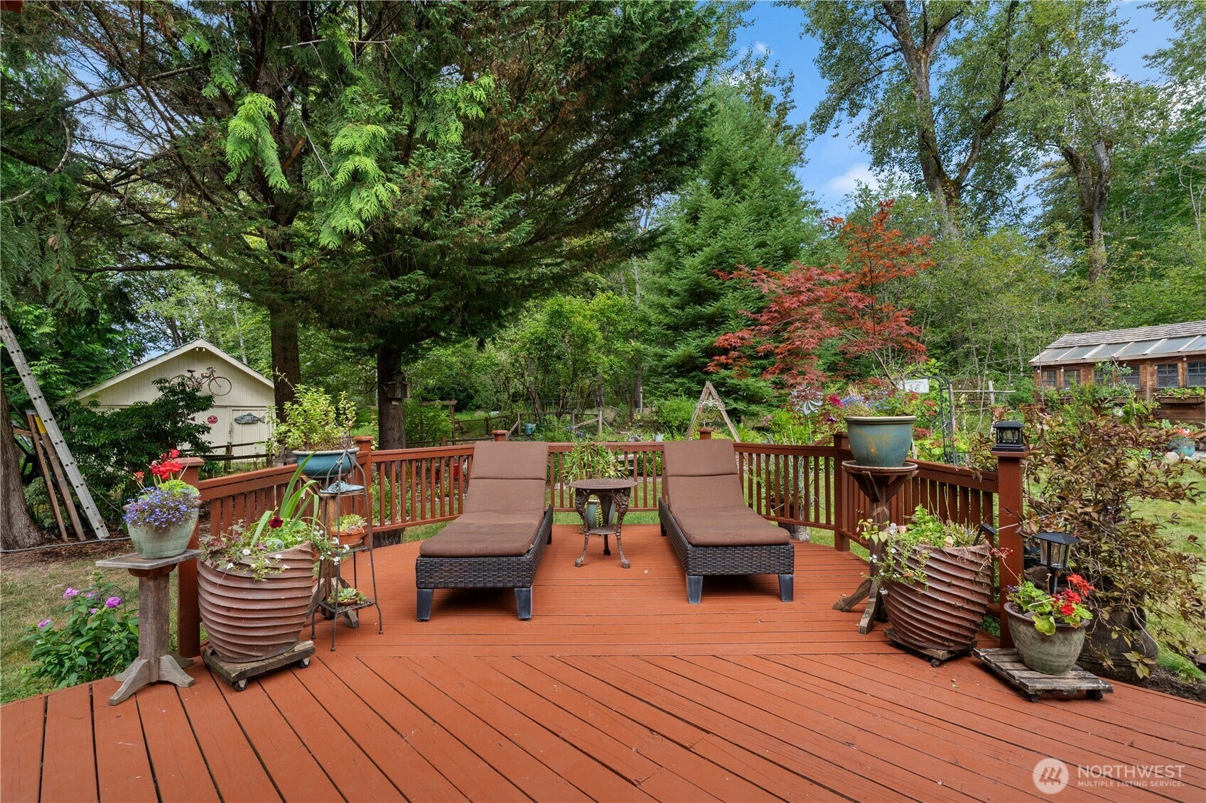 23924 SE 186th Street, Maple Valley, WA 98038 This out cropping design on the deck is perfect for these lounging chairs. A well used space during the summer months.