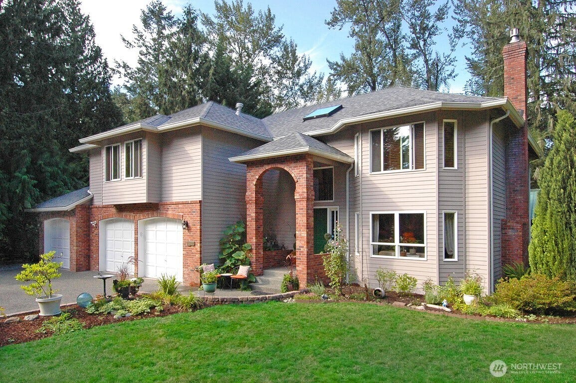 23924 SE 186th Street, Maple Valley, WA 98038 Award winning Tahoma Schools! Close in on private acreage. Completely updated.
