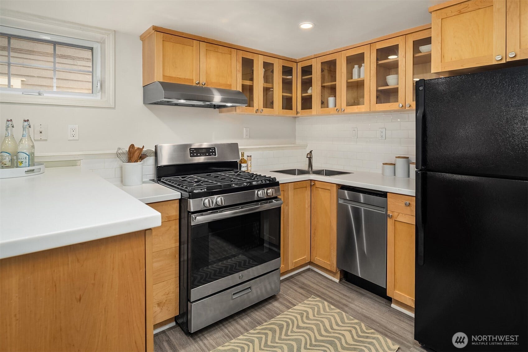 5108 Woodlawn Avenue N, Seattle, WA 98103 5108 Woodlawn Avenue N, Seattle, WA 98103