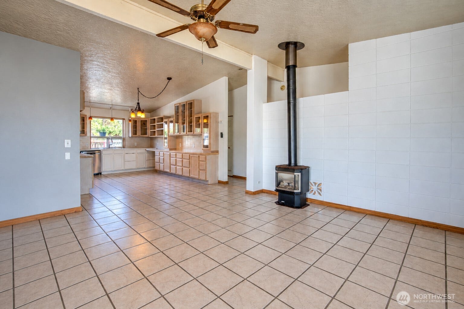 288 Sand Dune Avenue NW, Ocean Shores, WA 98569
