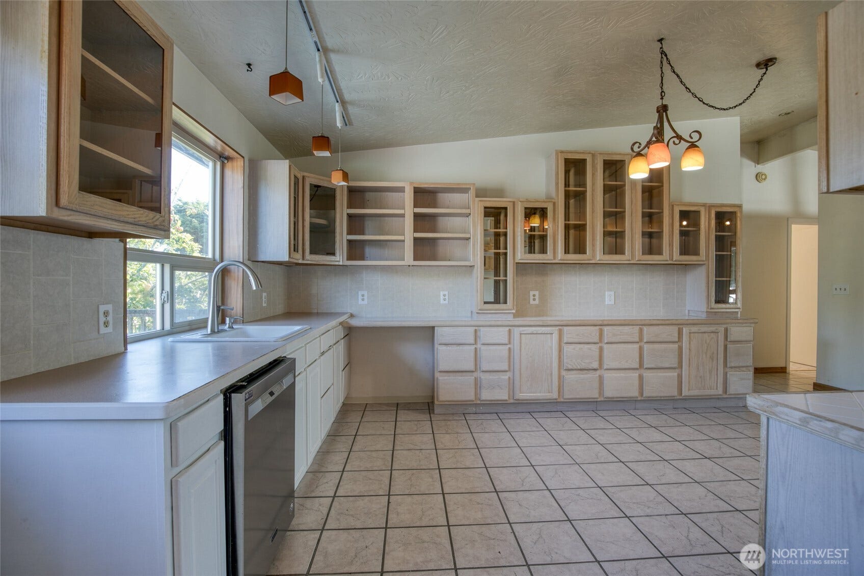 288 Sand Dune Avenue NW, Ocean Shores, WA 98569