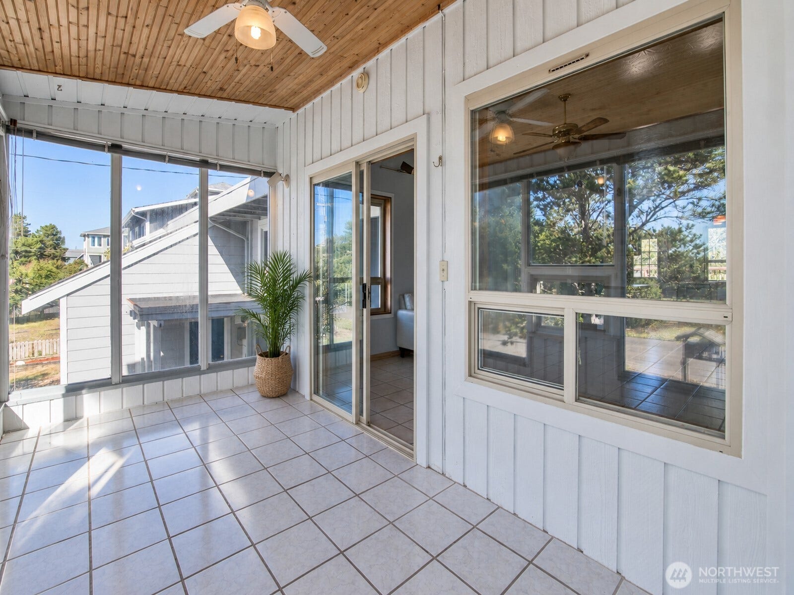 288 Sand Dune Avenue NW, Ocean Shores, WA 98569