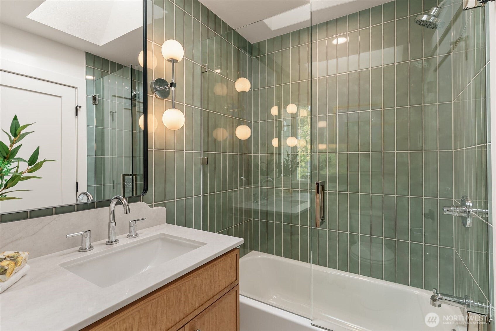7312 Fauntleroy Way SW, Seattle, WA 98136