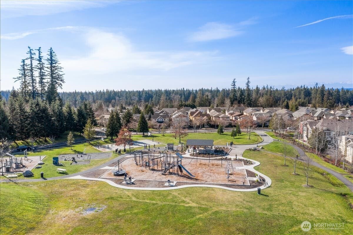 This East facing home is ideally located in between 2 parks