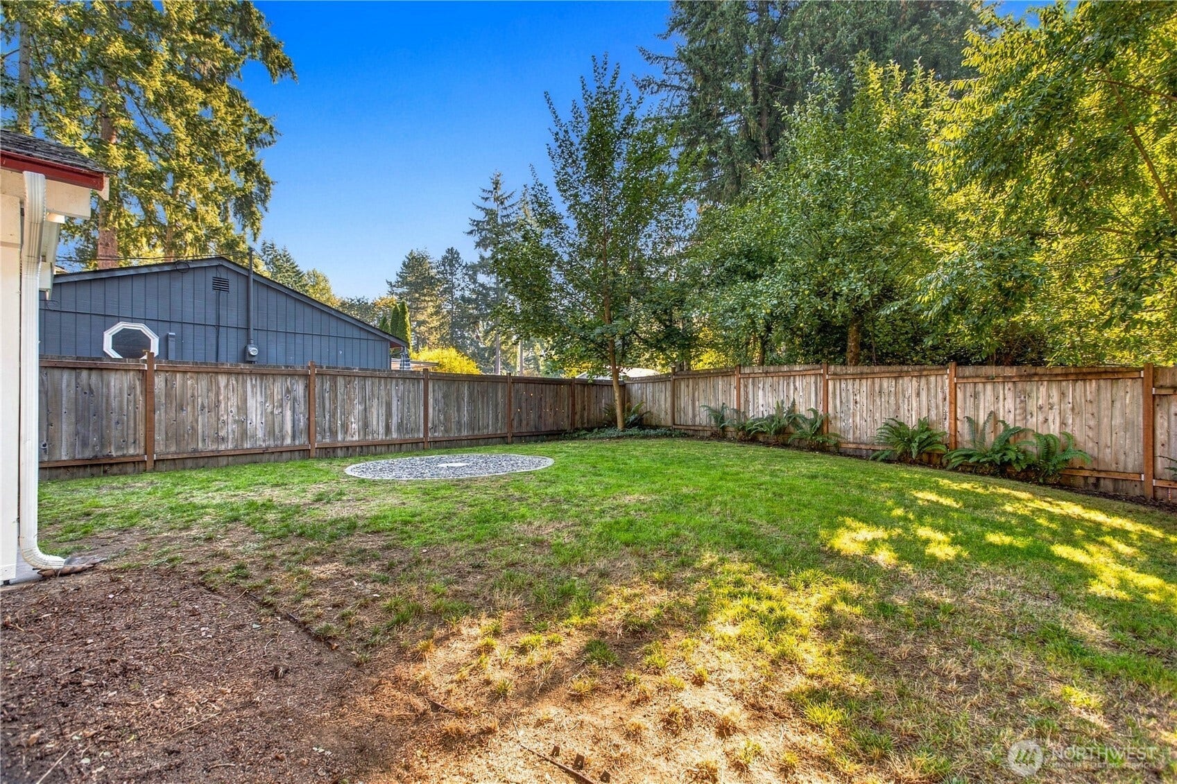 18709 Ballinger Way NE, Lake Forest Park, WA 98155