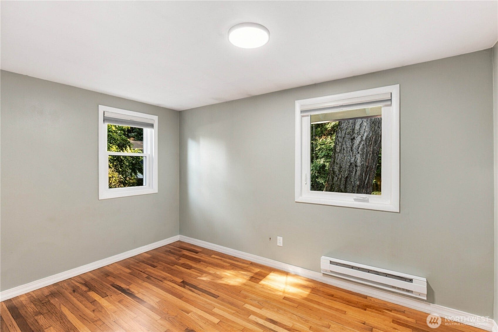 18709 Ballinger Way NE, Lake Forest Park, WA 98155