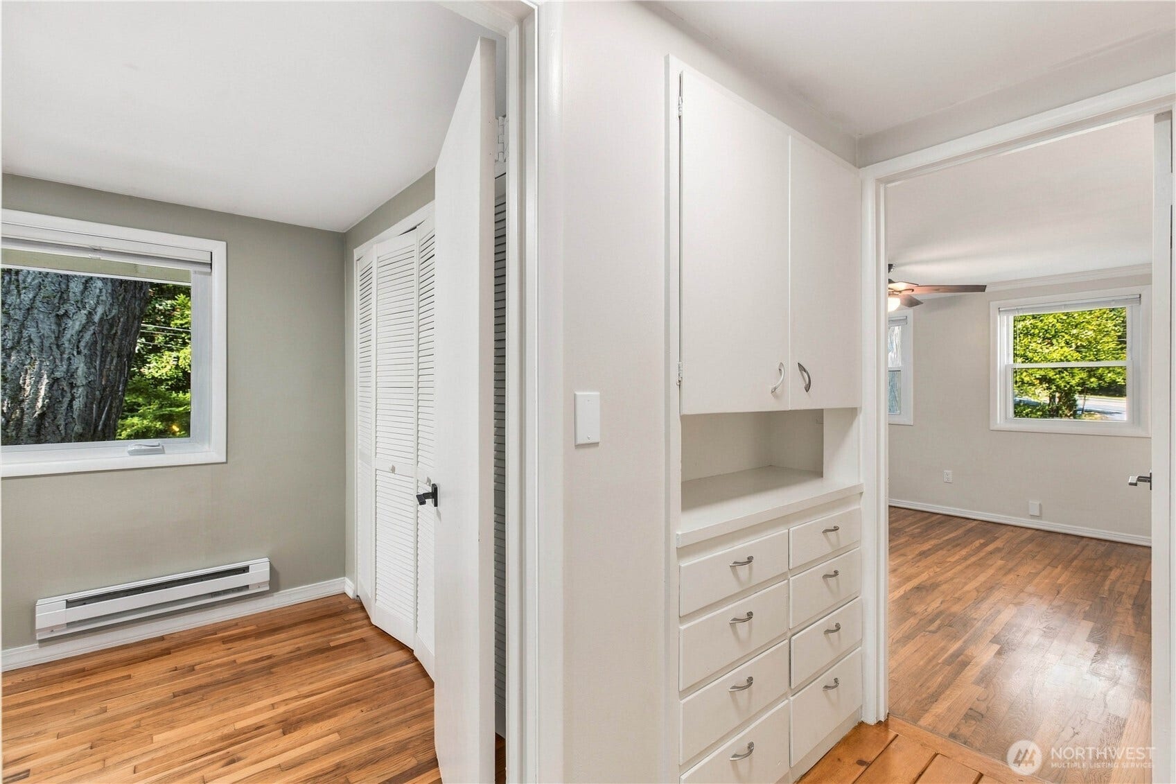 18709 Ballinger Way NE, Lake Forest Park, WA 98155