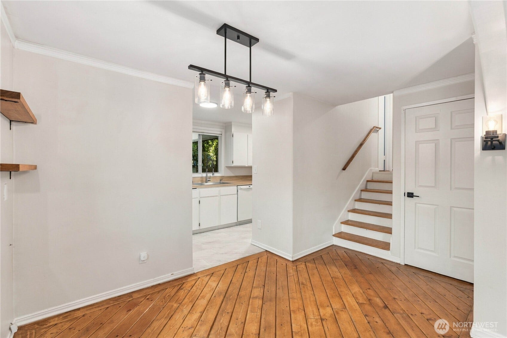 18709 Ballinger Way NE, Lake Forest Park, WA 98155