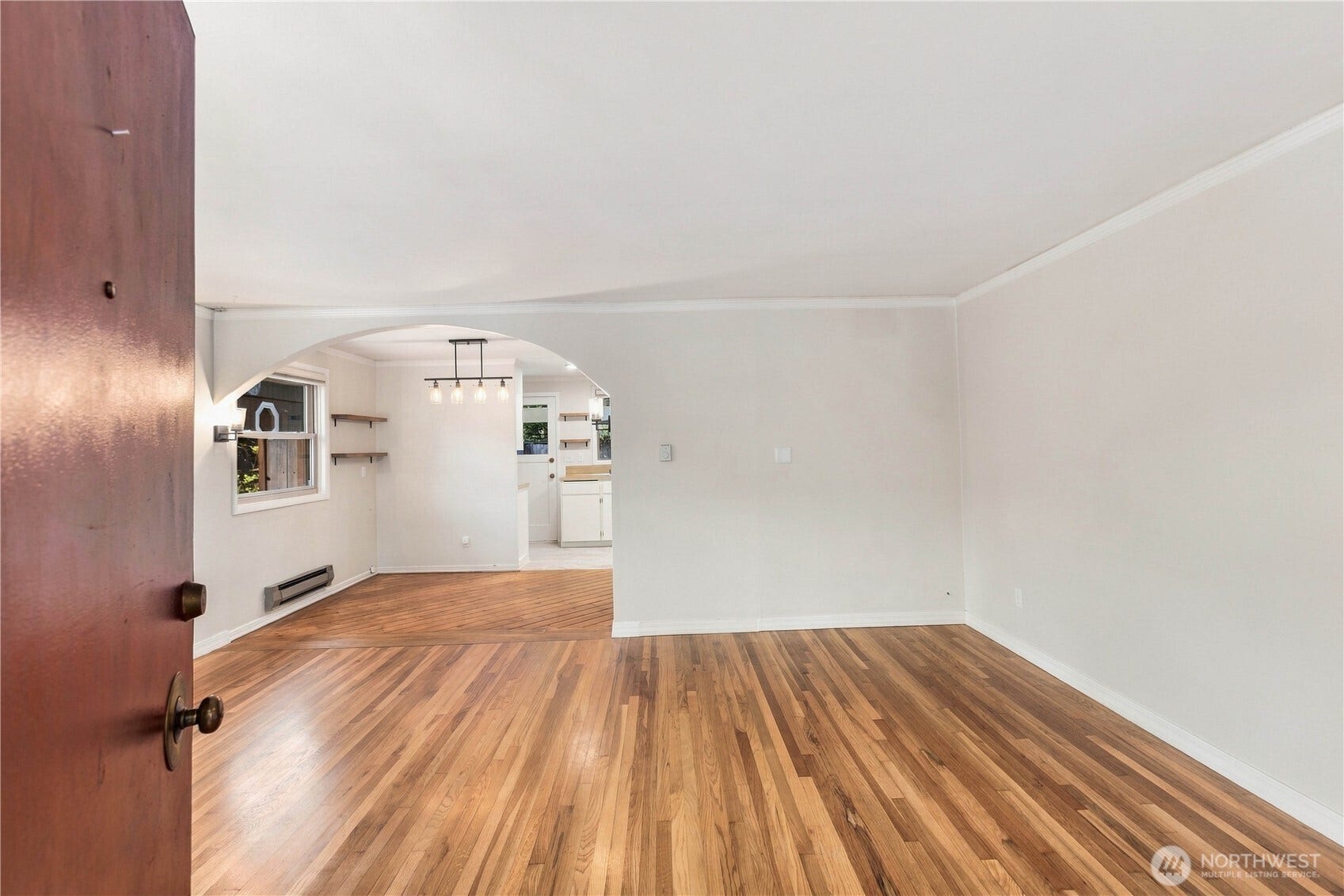 18709 Ballinger Way NE, Lake Forest Park, WA 98155