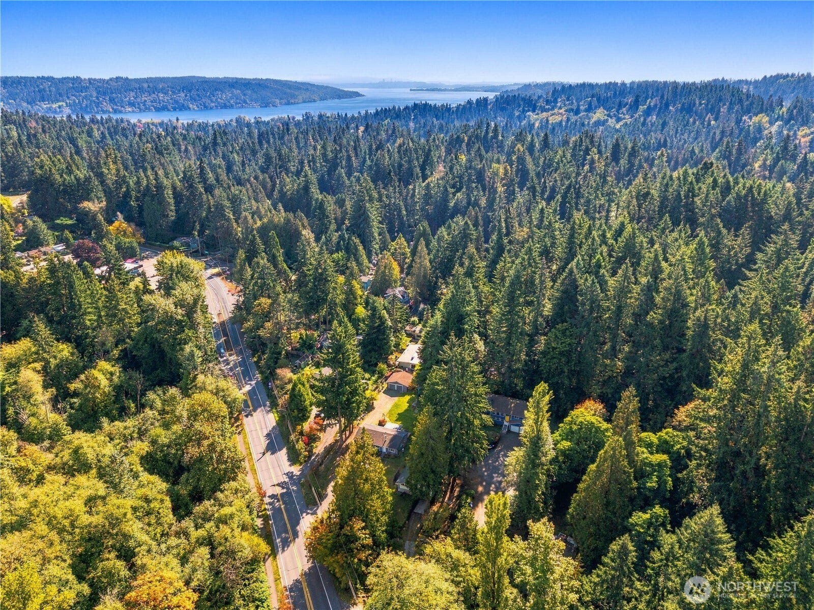 18709 Ballinger Way NE, Lake Forest Park, WA 98155