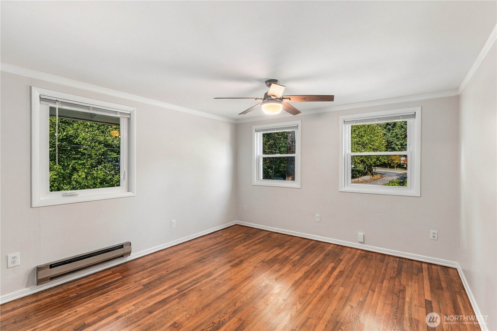 18709 Ballinger Way NE, Lake Forest Park, WA 98155