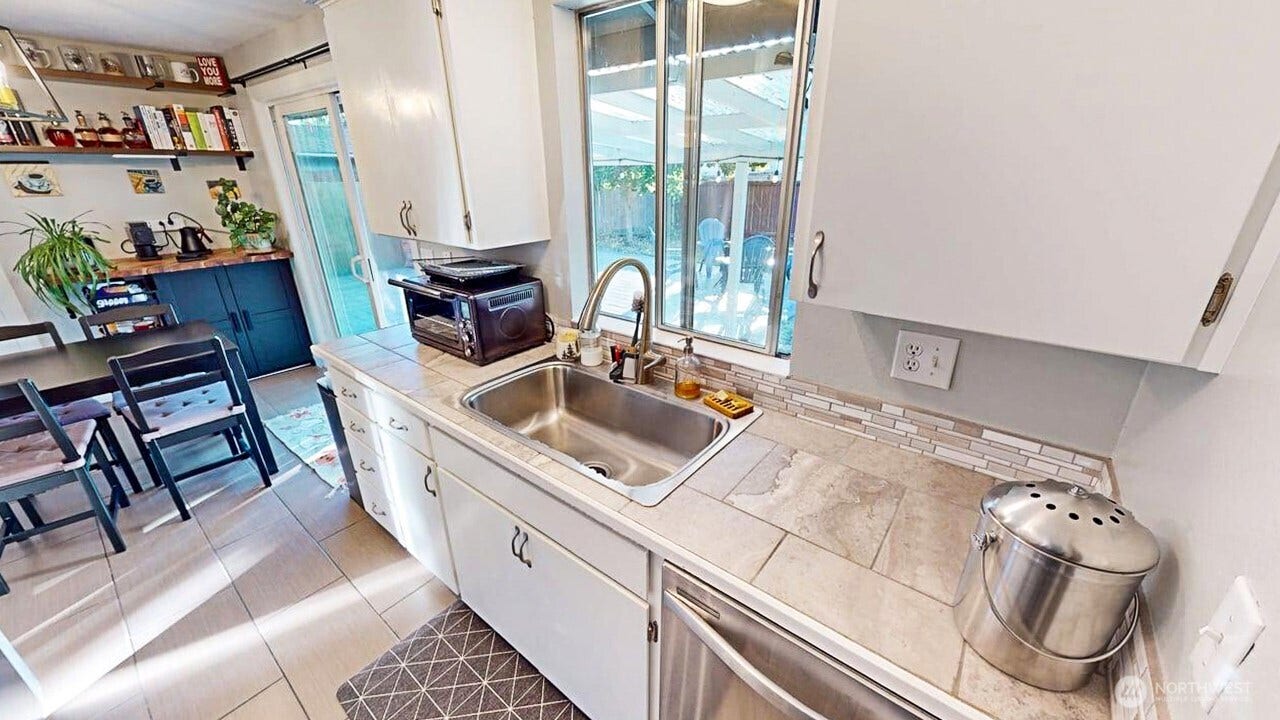 915 S 20th Street, Mount Vernon, WA 98274 915 S 20th Street, Mount Vernon, WA 98274