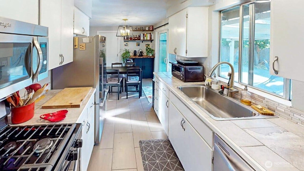 915 S 20th Street, Mount Vernon, WA 98274 915 S 20th Street, Mount Vernon, WA 98274