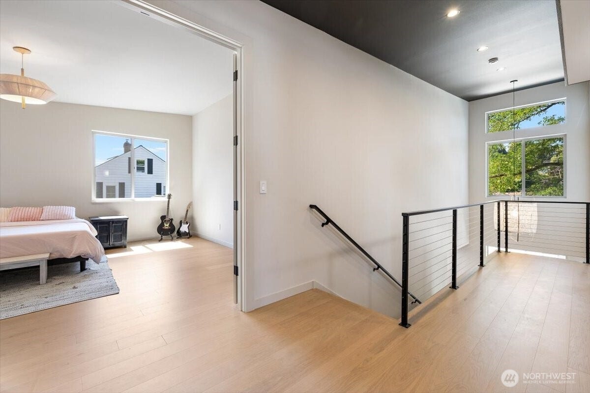 3454 33rd Avenue W, Seattle, WA 98199