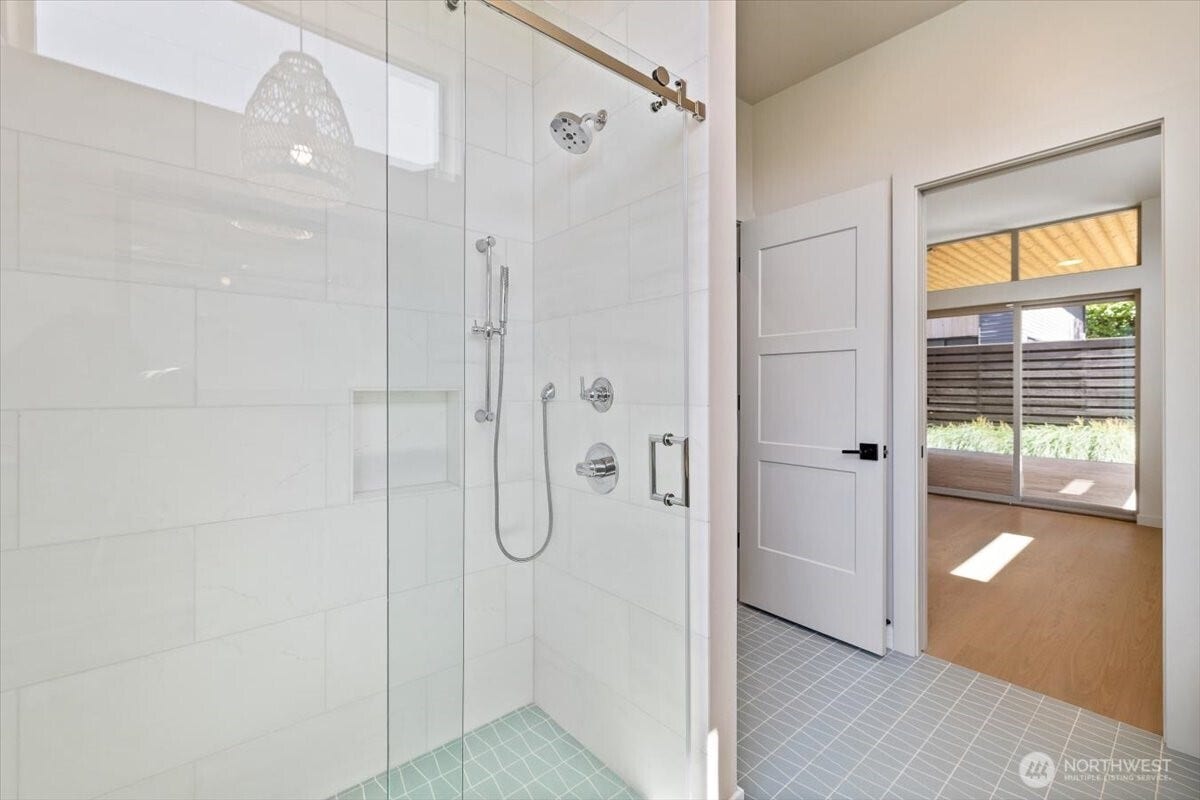 3454 33rd Avenue W, Seattle, WA 98199