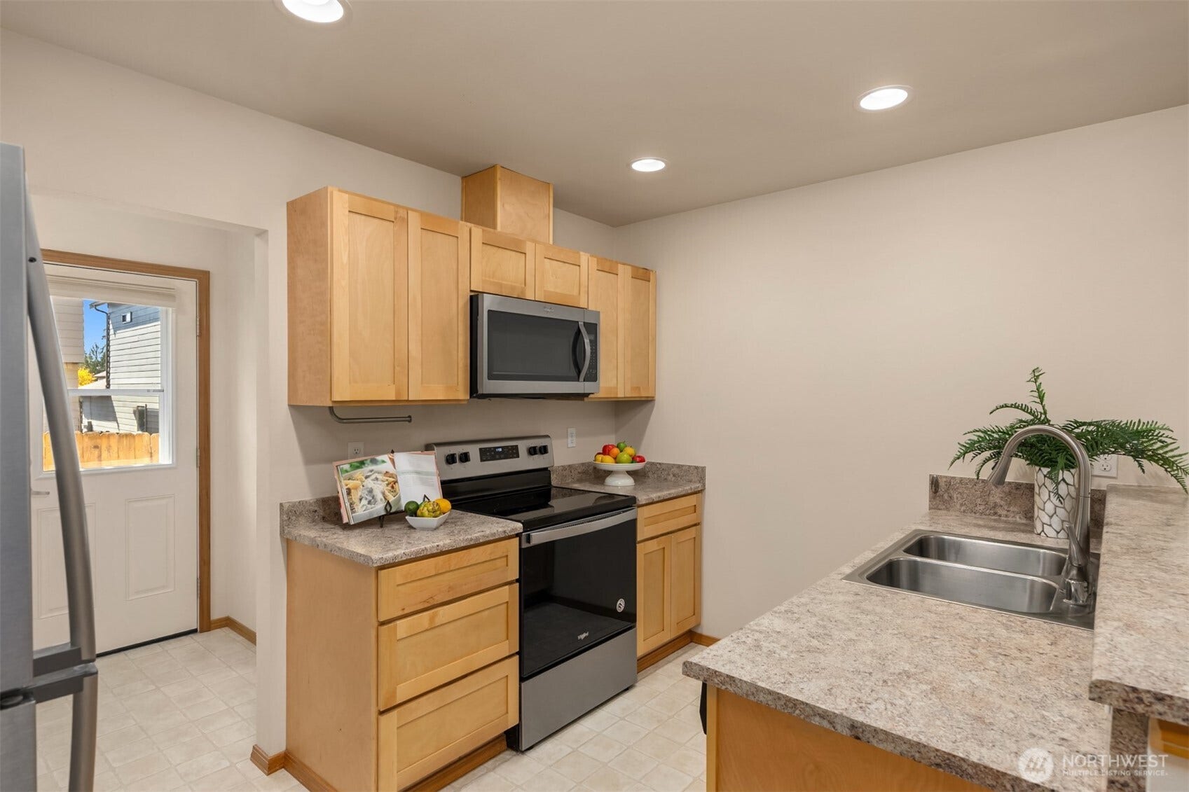 410 NE Hazelberry Court, Poulsbo, WA 98370 410 NE Hazelberry Court, Poulsbo, WA 98370