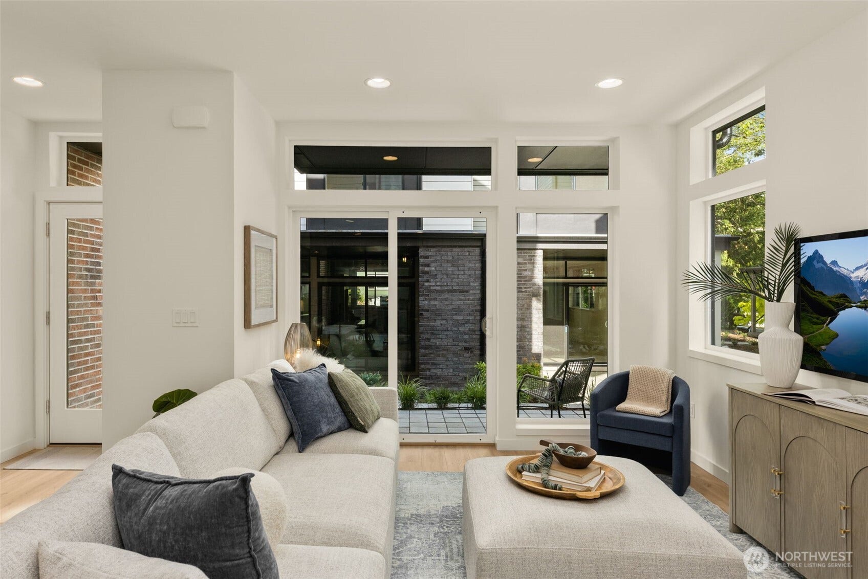 8323 C 12th Avenue NW, Seattle, WA 98117 8323 C 12th Avenue NW, Seattle, WA 98117