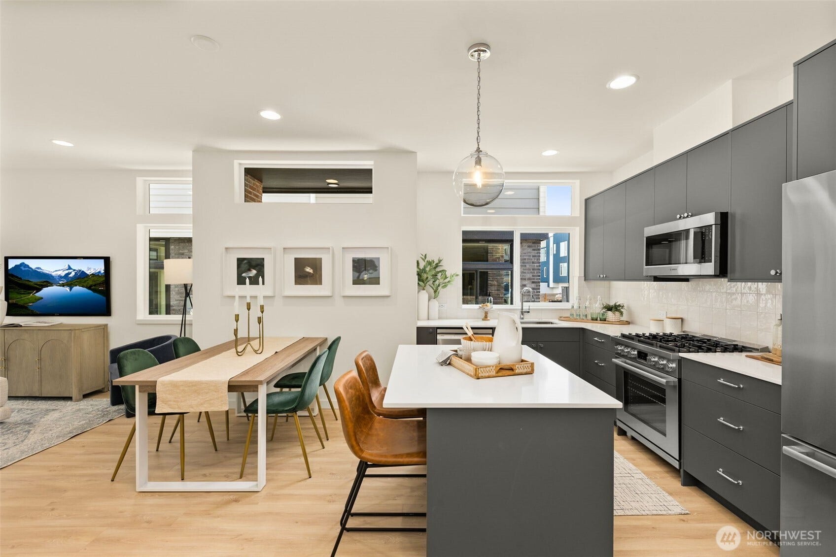 8323 C 12th Avenue NW, Seattle, WA 98117 8323 C 12th Avenue NW, Seattle, WA 98117